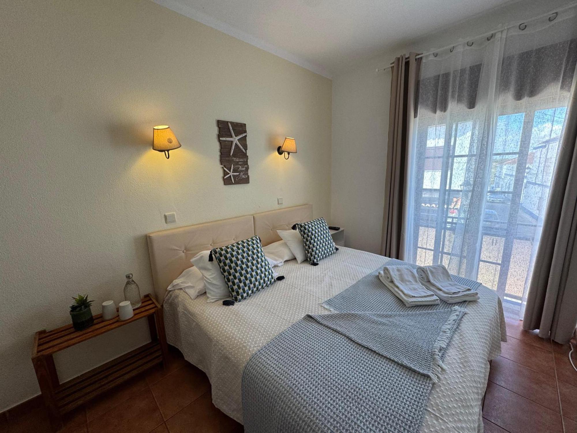 Quartos Abelha Porto Covo Esterno foto