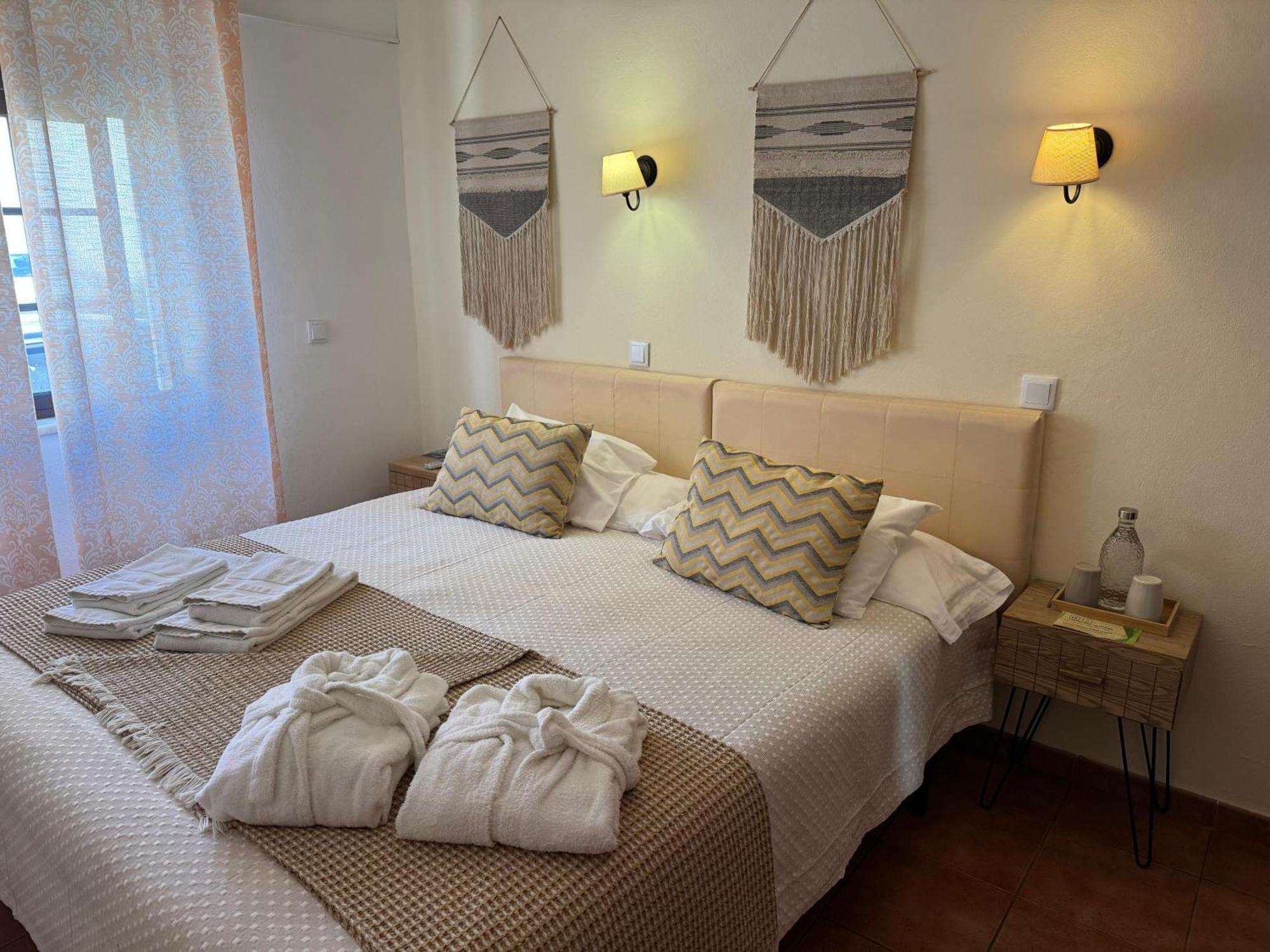 Quartos Abelha Porto Covo Esterno foto